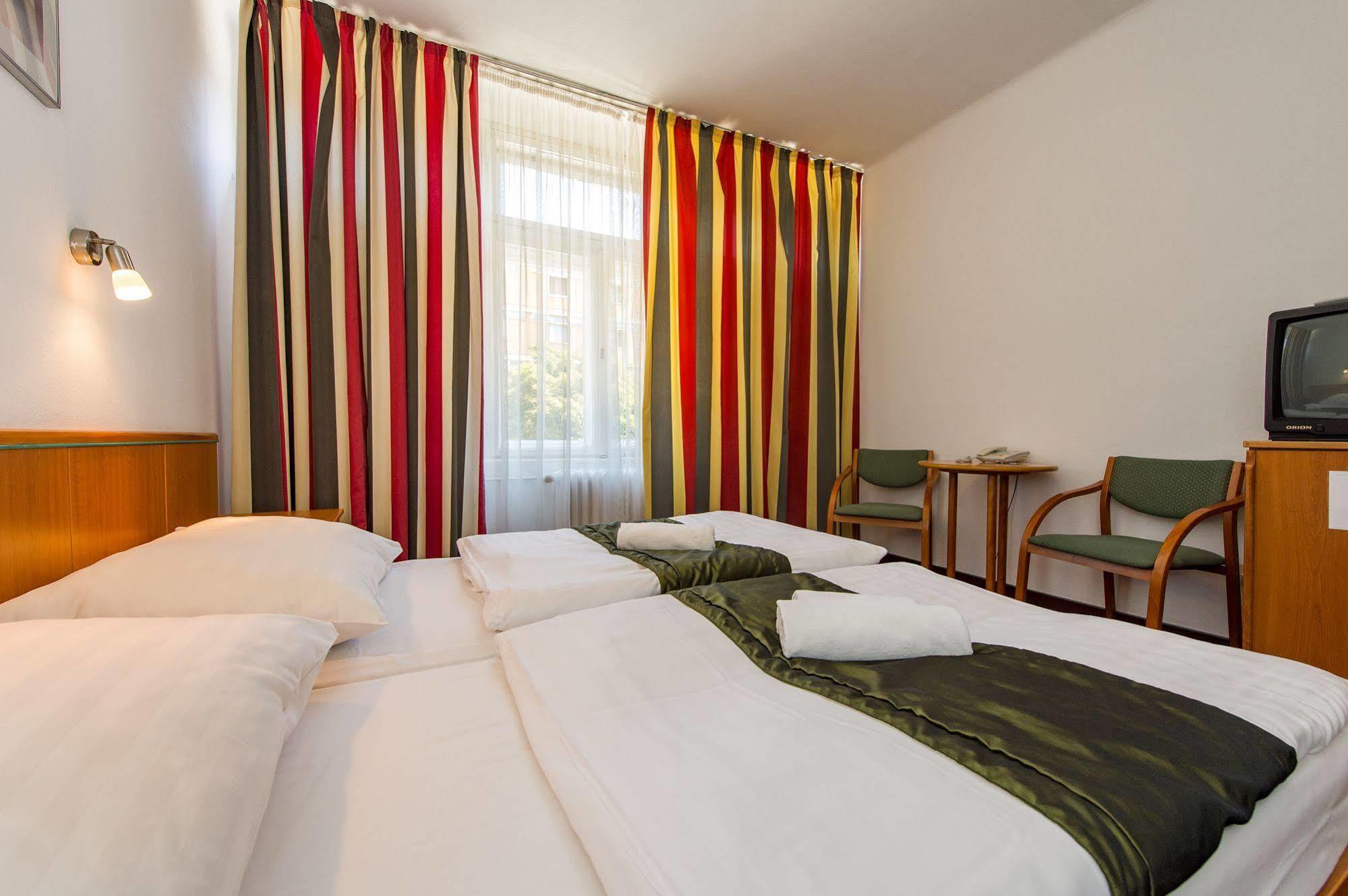 Hotel Griff Budapest Eksteriør bilde