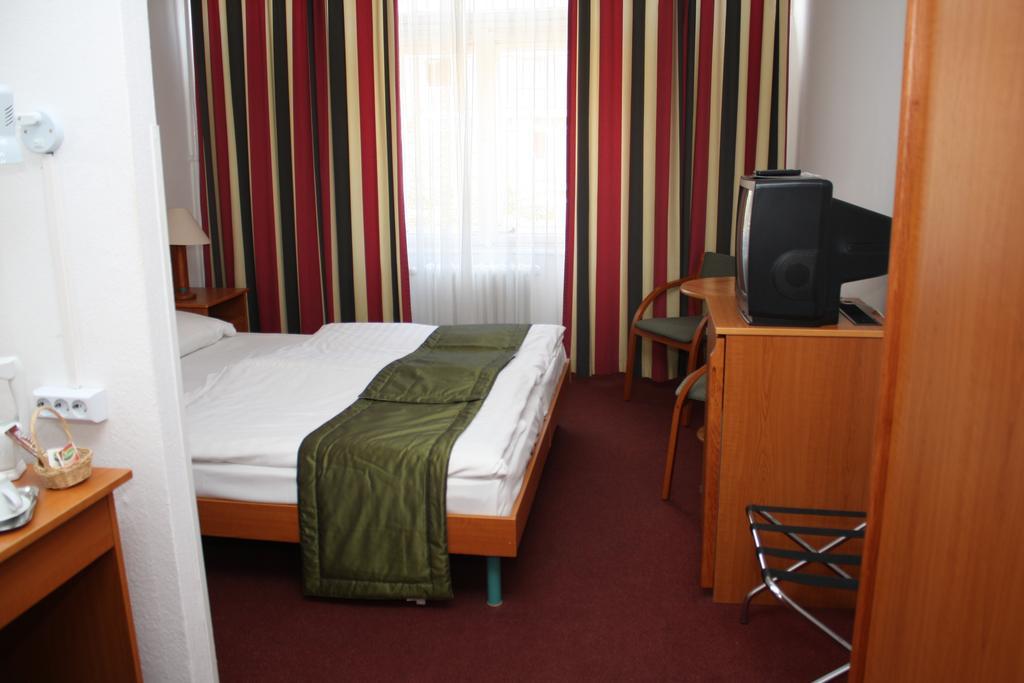Hotel Griff Budapest Eksteriør bilde